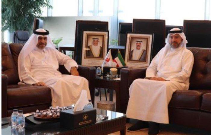 الكويت وقطر تبحثان سبل تعزيز التعاون في مجال الطيران المدني