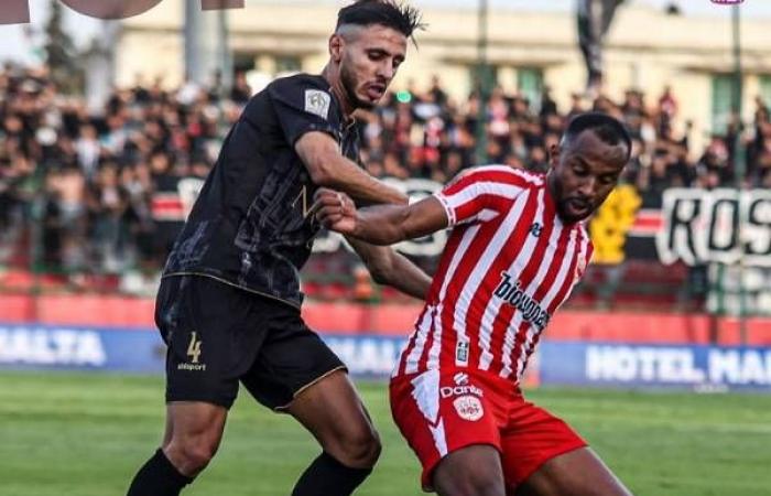 النادي المكناسي يحقق فوزه الأول في البطولة بعشرة لاعبين