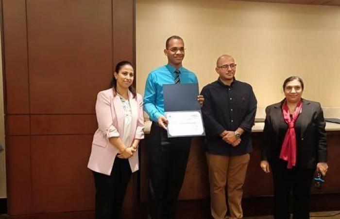 جامعة جنوب الوادي تشارك في البرنامج التدريبي  Empowering English Educators (EEE)