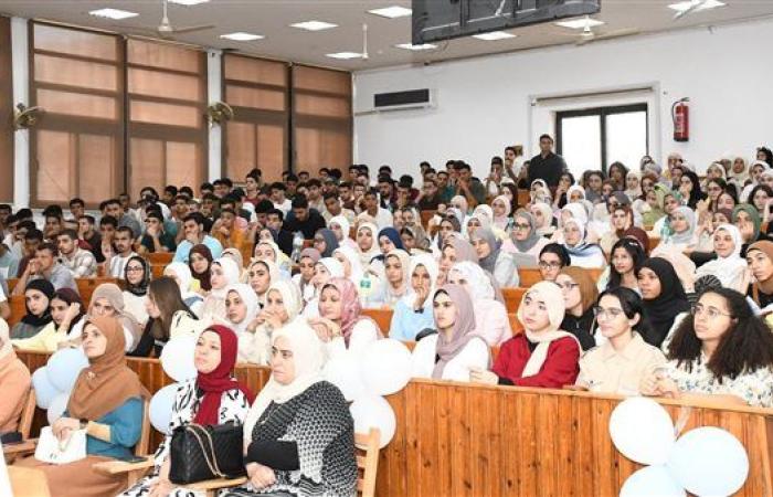 جامعة قناة السويس تنظم اللقاء التعريفي لطلاب الفرقة الأولى بكلية الطب